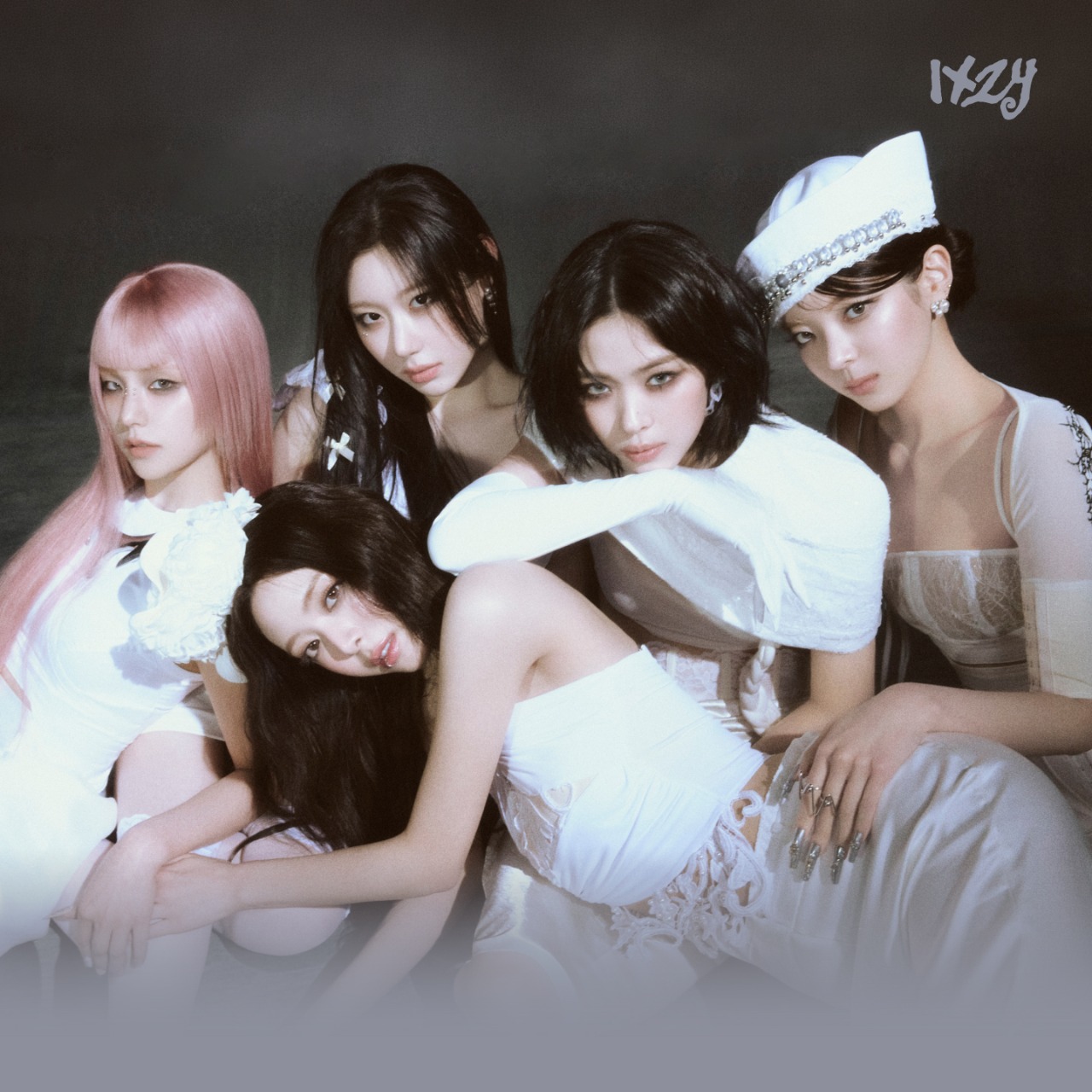 P_10571_ITZY_42_Banner_thumb.