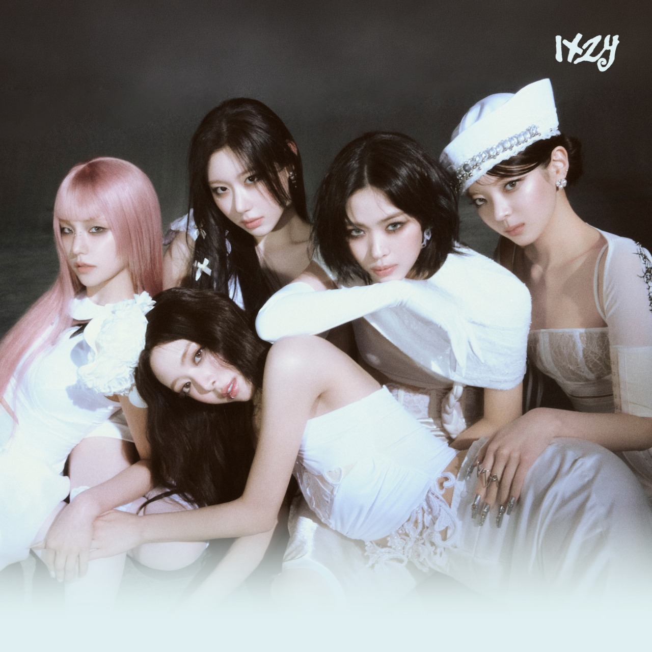 P_10571_ITZY_44_Banner_thumb.