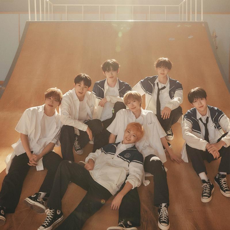 KickFlip MAKESTAR ラキドロ　ミンジェ　直筆サイン　ポラロイド KickFlip MAKESTAR ラキドロ ミンジェ 直筆サイン ポラロイド